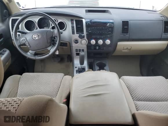 2007 Toyota Tundra SR5 z VIN 5TBDV54137S471126, wystawiony jako Copart lot #82684135 z przebiegiem 256 898 mil mil oraz Czysty tytuł • Clean title. Historia ofert i sprzedaży dostępna na DreamBid. Obrazek 8.