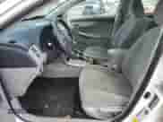 2011 Toyota Corolla L с VIN 2T1BU4EE1BC703687, выставлен на аукционе Copart как лот 56077375 с пробегом 132 201 миль миль и Чистый • Clean title. История ставок и продаж доступна на DreamBid. Изображение 7.