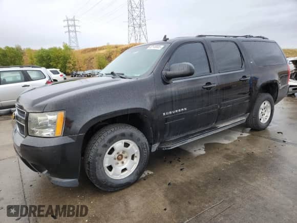 2014 Chevrolet Suburban LT с VIN 1GNSKJE76ER240405, выставлен на аукционе Copart как лот 82145805 с пробегом 306 300 миль миль и Чистый • Clean title. История ставок и продаж доступна на DreamBid. Изображение 1.