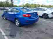 2017 Chevrolet Cruze LT z VIN 1G1BE5SM6H7251950, wystawiony jako IAAI lot #43245442 z przebiegiem 142 905 mil mil oraz . Historia ofert i sprzedaży dostępna na DreamBid. Obrazek 3.