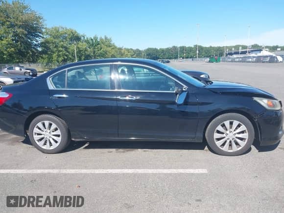2015 Honda Accord EX-L with VIN 1HGCR3F82FA038741, listed as a IAAI auction lot 43181260 with 215,882 mi miles and . Bid and sale history available at DreamBid. Image 13.
