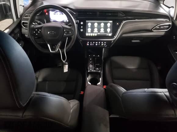 2023 Chevrolet Bolt EV 2LT z VIN 1G1FX6S07P4130004, wystawiony jako Copart lot #72020943 z przebiegiem 7 161 mil mil oraz . Historia ofert i sprzedaży dostępna na DreamBid. Obrazek 8.