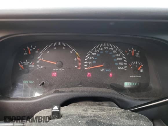 2000 Dodge Dakota Sport with VIN 1B7GG22N1YS526748, listed as a Copart auction lot 56950135 with 144,702 mi miles and Salvage title. Bid and sale history available at DreamBid. Image 9.