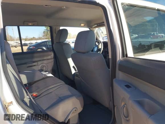 2007 Jeep Commander Sport with VIN 1J8HH48K77C587615, listed as a IAAI auction lot 41149777 with 167,871 mi miles and . Bid and sale history available at DreamBid. Image 8.