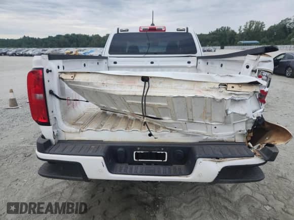 2020 Chevrolet Colorado 2WD LT with VIN 1GCHSCEA5L1183832, listed as a Copart auction lot 71423145 with 83,253 mi miles and Salvage title. Bid and sale history available at DreamBid. Image 6.