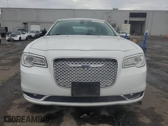 2018 Chrysler 300 Limited with VIN 2C3CCAKG4JH191928, listed as a Copart auction lot 67818495 with 43,323 mi miles and Salvage title. Bid and sale history available at DreamBid. Image 5.