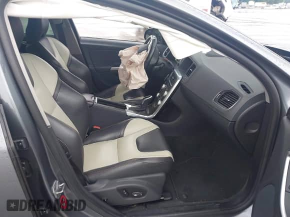 2016 Volvo S60 T5 Platinum с VIN YV4612UM4G2000529, выставлен на аукционе IAAI как лот 42299464 с пробегом 124 201 миль миль и . История ставок и продаж доступна на DreamBid. Изображение 5.