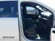 2025 Chevrolet Tahoe LT z VIN 1GNS5NRD5SR206031, wystawiony jako IAAI lot #43214210 z przebiegiem 18 166 mil mil oraz . Historia ofert i sprzedaży dostępna na DreamBid. Obrazek 5.