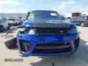 2021 Land Rover Range Rover Sport SVR z VIN SALWZ2RE8MA781806, wystawiony jako IAAI lot #42480226 z przebiegiem 38 073 mil mil oraz . Historia ofert i sprzedaży dostępna na DreamBid. Obrazek 13.