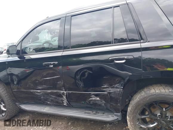 2018 Chevrolet Tahoe Premier с VIN 1GNSKCKC8JR140264, выставлен на аукционе IAAI как лот 42392351 с пробегом 139 683 миль миль и . История ставок и продаж доступна на DreamBid. Изображение 14.