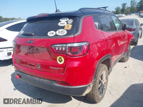 2020 Jeep Compass Trailhawk z VIN 3C4NJDDB8LT143999, wystawiony jako IAAI lot #43169195 z przebiegiem 68 923 mil mil oraz . Historia ofert i sprzedaży dostępna na DreamBid. Obrazek 4.
