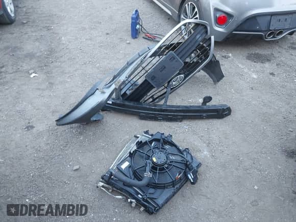 2016 Hyundai Veloster Turbo с VIN KMHTC6AE8GU273459, выставлен на аукционе IAAI как лот 43379586 с пробегом 55 839 миль миль и . История ставок и продаж доступна на DreamBid. Изображение 12.