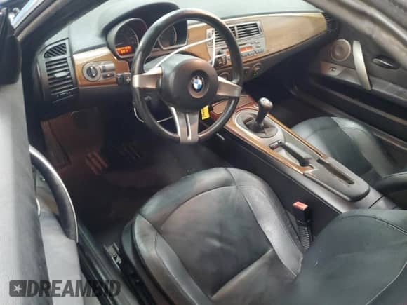 2003 BMW Z4 2.5i z VIN 4USBT33443LR60211, wystawiony jako Copart lot #80317035 z przebiegiem 98 157 mil mil oraz Czysty tytuł • Clean title. Historia ofert i sprzedaży dostępna na DreamBid. Obrazek 8.