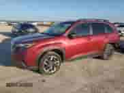 2025 Subaru Forester Limited z VIN JF2SLDRC5SH489571, wystawiony jako Copart lot #56258755 z przebiegiem 226 mil mil oraz Szkoda całkowita • Salvage title. Historia ofert i sprzedaży dostępna na DreamBid. Obrazek 1.
