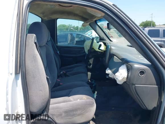 2007 GMC Sierra 1500 Work Truck z VIN 3GTEC14X07G163800, wystawiony jako IAAI lot #42448674 z przebiegiem 294 646 mil mil oraz . Historia ofert i sprzedaży dostępna na DreamBid. Obrazek 5.
