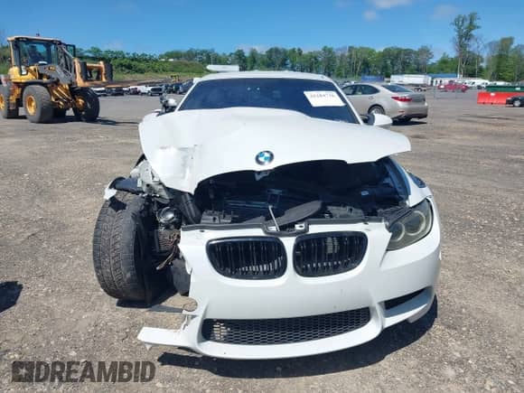 2011 BMW M3 z VIN WBSDX9C53BE783824, wystawiony jako IAAI lot #42284726 z przebiegiem 2 mil mil oraz . Historia ofert i sprzedaży dostępna na DreamBid. Obrazek 6.