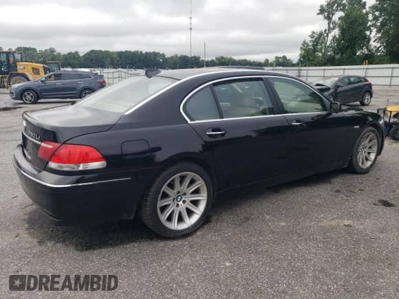 2006 BMW 7 Series 750Li с VIN WBAHN83526DT38041, выставлен на аукционе Copart как лот 67901665 с пробегом Не указан миль и Списание • Salvage title. История ставок и продаж доступна на DreamBid. Изображение 3.