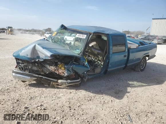 1998 Chevrolet Silverado 3500 с VIN 1GCGC33R3WF028141, выставлен на аукционе Copart как лот 48047885 с пробегом 354 429 миль миль и На запчасти • Non repairable. История ставок и продаж доступна на DreamBid. Изображение 1.