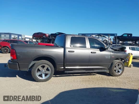 2014 Ram 1500 Express z VIN 3C6RR6KT0EG324163, wystawiony jako IAAI lot #43456901 z przebiegiem 206 685 mil mil oraz . Historia ofert i sprzedaży dostępna na DreamBid. Obrazek 14.