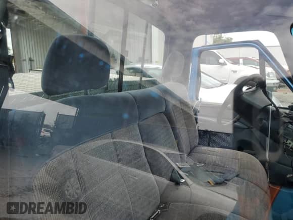 1993 Ford F-150 с VIN 1FTEF14N3PKA82644, выставлен на аукционе Copart как лот 59917485 с пробегом 161 387 миль миль и На запчасти • Non repairable. История ставок и продаж доступна на DreamBid. Изображение 10.