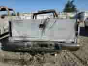 2000 Chevrolet Silverado 2500 LS с VIN 1GCGK29U2YE139846, выставлен на аукционе Copart как лот 80744514 с пробегом Не указан миль и На запчасти • Non repairable. История ставок и продаж доступна на DreamBid. Изображение 6.