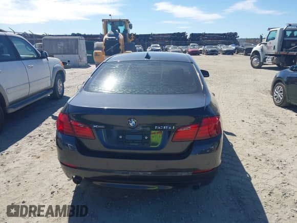 2013 BMW 5 Series 535i xDrive с VIN WBAFU7C5XDDU75911, выставлен на аукционе IAAI как лот 43372427 с пробегом 162 417 миль миль и . История ставок и продаж доступна на DreamBid. Изображение 16.