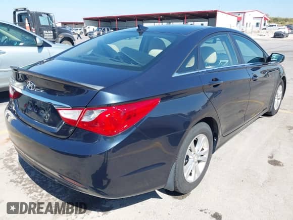 2013 Hyundai Sonata GLS z VIN 5NPEB4AC9DH558566, wystawiony jako IAAI lot #43439450 z przebiegiem 217 722 mil mil oraz . Historia ofert i sprzedaży dostępna na DreamBid. Obrazek 4.