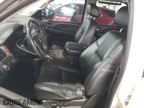 2009 Chevrolet Tahoe LTZ with VIN 1GNFK33059R291256, listed as a Copart auction lot 82418965 with 220,573 mi miles and Salvage title. Bid and sale history available at DreamBid. Image 7.