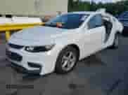 2017 Chevrolet Malibu LS z VIN 1G1ZB5ST0HF225350, wystawiony jako Copart lot #70105415 z przebiegiem 70 782 mil mil oraz Nie do naprawy • Non repairable. Historia ofert i sprzedaży dostępna na DreamBid. Obrazek 1.