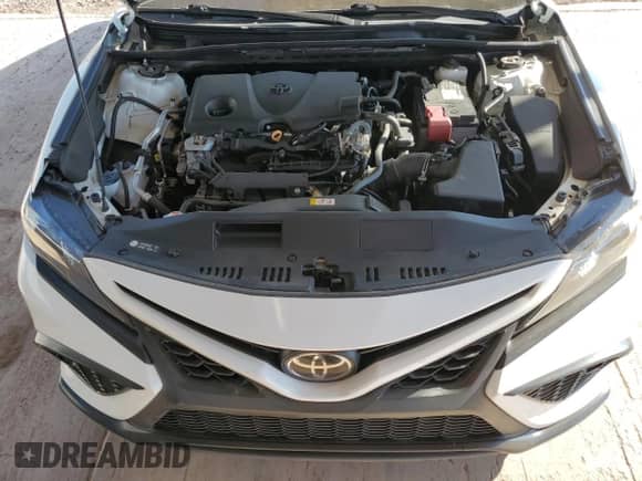 2021 Toyota Camry SE z VIN 4T1S11AK6MU496332, wystawiony jako Copart lot #84531525 z przebiegiem 27 170 mil mil oraz Szkoda całkowita • Salvage title. Historia ofert i sprzedaży dostępna na DreamBid. Obrazek 11.