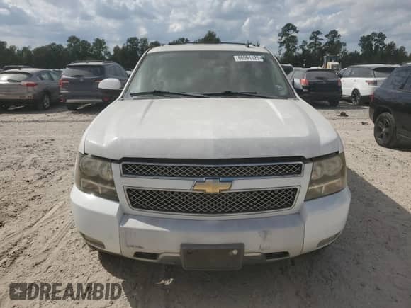 2011 Chevrolet Suburban LT with VIN 1GNSCJE04BR378925, listed as a Copart auction lot 86591125 with 200,707 mi miles and Clean title. Bid and sale history available at DreamBid. Image 5.