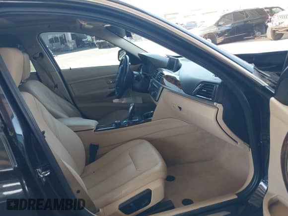 2012 BMW 3 Series 328i с VIN WBA3A5C57CF343577, выставлен на аукционе IAAI как лот 42945383 с пробегом 110 868 миль миль и . История ставок и продаж доступна на DreamBid. Изображение 5.