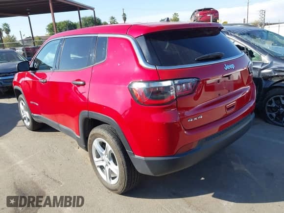 2023 Jeep Compass Sport с VIN 3C4NJDAN2PT573466, выставлен на аукционе IAAI как лот 43085415 с пробегом 28 105 миль миль и . История ставок и продаж доступна на DreamBid. Изображение 3.