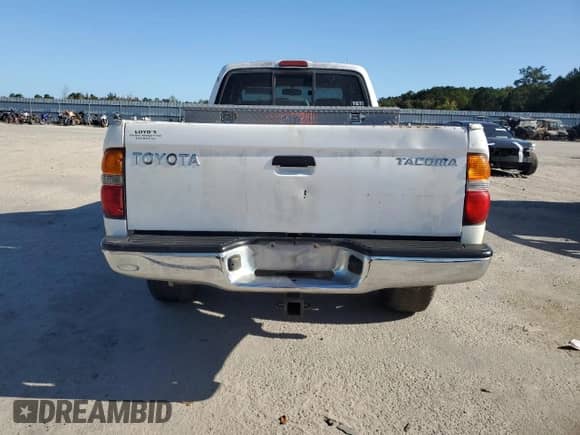 2002 Toyota Tacoma z VIN 5TEWM72N42Z049883, wystawiony jako Copart lot #81863325 z przebiegiem Nie podano mil oraz Czysty tytuł • Clean title. Historia ofert i sprzedaży dostępna na DreamBid. Obrazek 6.