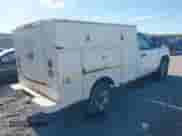 2011 Chevrolet Silverado 2500HD Work Truck z VIN 1GB0KVCG1BF190914, wystawiony jako IAAI lot #42114977 z przebiegiem 296 822 mil mil oraz . Historia ofert i sprzedaży dostępna na DreamBid. Obrazek 4.