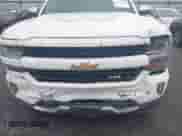 2017 Chevrolet Silverado 1500 LT z VIN 3GCUKREC1HG336315, wystawiony jako IAAI lot #42128262 z przebiegiem 196 516 mil mil oraz . Historia ofert i sprzedaży dostępna na DreamBid. Obrazek 6.