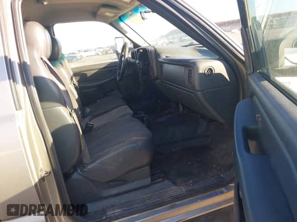 2001 Chevrolet Silverado 1500 with VIN 1GCEC14W31Z296341, listed as a IAAI auction lot 43359515 with 160,697 mi miles and . Bid and sale history available at DreamBid. Image 5.