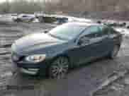 2014 Volvo S60 T6 with VIN YV1902FH9E2274593, listed as a Copart auction lot 43174135 with 84,645 mi miles and Salvage title. Bid and sale history available at DreamBid. Image 1.