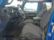 2024 Jeep Wrangler Rubicon z VIN 1C4PJXFG3RW261822, wystawiony jako Copart lot #90542895 z przebiegiem Nie podano mil oraz Nie do naprawy • Non repairable. Historia ofert i sprzedaży dostępna na DreamBid. Obrazek 7.