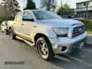 2008 Toyota Tundra Limited z VIN 5TFDV58168X073440, wystawiony jako Copart lot #90197965 z przebiegiem Nie podano mil oraz Czysty tytuł • Clean title. Historia ofert i sprzedaży dostępna na DreamBid. Obrazek 2.
