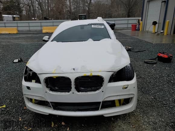 2013 BMW 7 Series 750i xDrive with VIN WBAYB6C56DD223727, listed as a Copart auction lot 45298235 with 113,635 mi miles and Salvage title. Bid and sale history available at DreamBid. Image 5.
