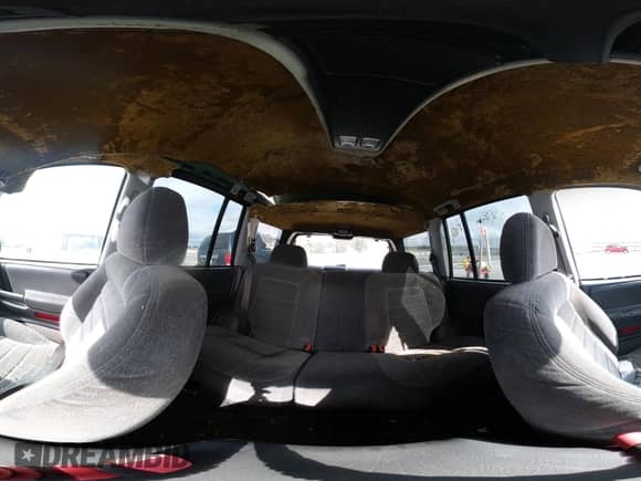 1998 Jeep Grand Cherokee Laredo с VIN 1J4GZ58S0WC245020, выставлен на аукционе IAAI как лот 43257309 с пробегом 226 092 миль миль и . История ставок и продаж доступна на DreamBid. Изображение 19.