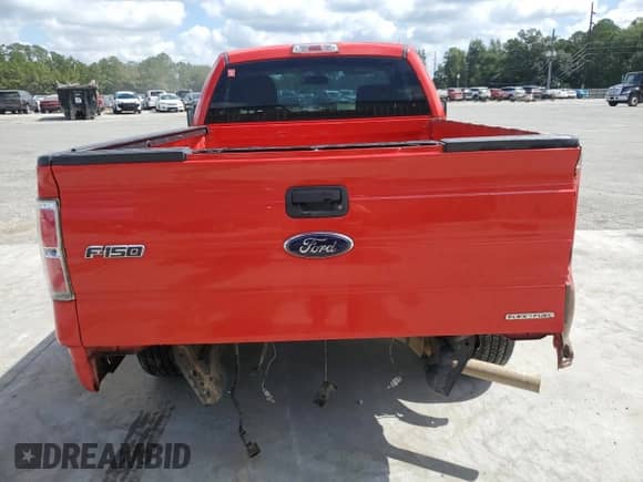 2014 Ford F-150 XL z VIN 1FTMF1CM2EFA41187, wystawiony jako Copart lot #81568395 z przebiegiem 108 206 mil mil oraz Szkoda całkowita • Salvage title. Historia ofert i sprzedaży dostępna na DreamBid. Obrazek 6.