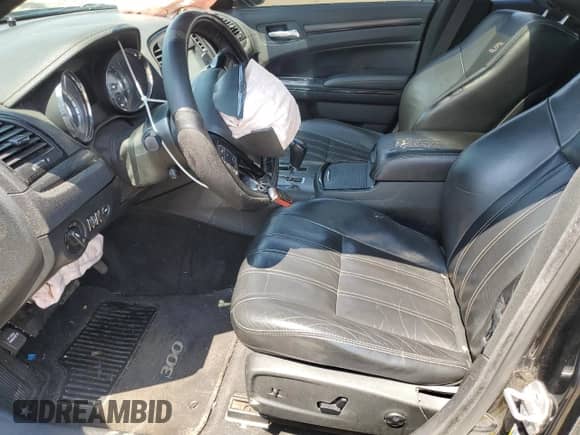 2014 Chrysler 300 S with VIN 2C3CCAGT9EH120722, listed as a Copart auction lot 67500285 with 172,983 mi miles and Clean title. Bid and sale history available at DreamBid. Image 7.