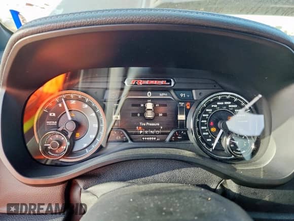 2020 Ram 1500 Rebel z VIN 1C6SRFLT0LN357023, wystawiony jako Copart lot #69025675 z przebiegiem 114 804 mil mil oraz Szkoda całkowita • Salvage title. Historia ofert i sprzedaży dostępna na DreamBid. Obrazek 9.