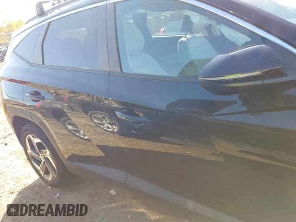 2024 Hyundai Tucson SEL z VIN 5NMJFCDE6RH430705, wystawiony jako IAAI lot #43345707 z przebiegiem 23 240 mil mil oraz . Historia ofert i sprzedaży dostępna na DreamBid. Obrazek 14.