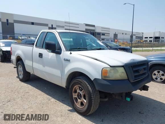 2007 Ford F-150 XL with VIN 1FTRF12W57NA11697, listed as a IAAI auction lot 43172532 with 302,194 mi miles and . Bid and sale history available at DreamBid. Image 1.