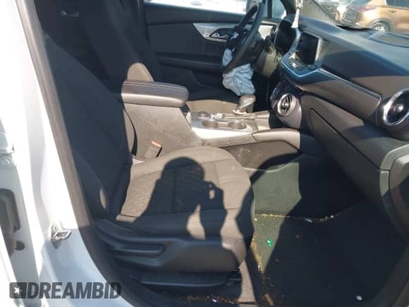 2021 Chevrolet Blazer LT с VIN 3GNKBHRS5MS560396, выставлен на аукционе IAAI как лот 42746152 с пробегом 94 531 миль миль и . История ставок и продаж доступна на DreamBid. Изображение 5.