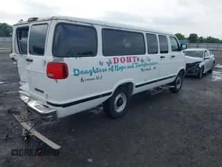 2000 Dodge Passenger with VIN 2B5WB35Z5YK153487, listed as a IAAI auction lot 42272071 with 81,277 mi miles and . Bid and sale history available at DreamBid. Image 4.