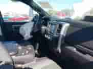 2022 Ram 1500 Warlock z VIN 1C6RR7GG4NS190459, wystawiony jako IAAI lot #43227487 z przebiegiem 45 518 mil mil oraz . Historia ofert i sprzedaży dostępna na DreamBid. Obrazek 5.